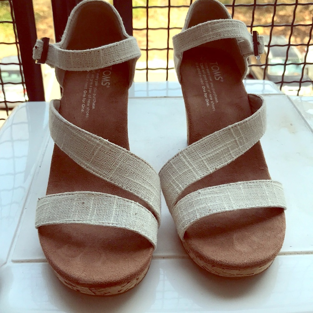 TOMS canvas beige wedges size 7